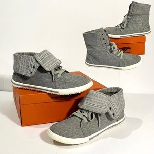 Rocket Dog Penwell Convertible High Top/Low Top
Fold Down Collar Canvas Sneaker